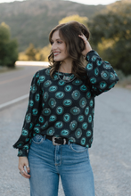 Load image into Gallery viewer, Silver Draw Top
