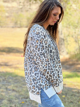 Load image into Gallery viewer, Mendy Leopard Sweatshirt
