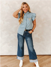 Load image into Gallery viewer, Saddle Stitch Crop Jeans
