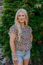 Load image into Gallery viewer, Leopard Chic V Neck Top
