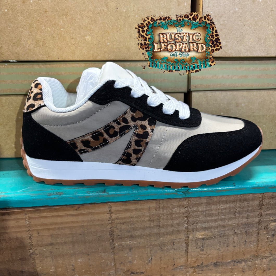 Kickin Joel in Leopard